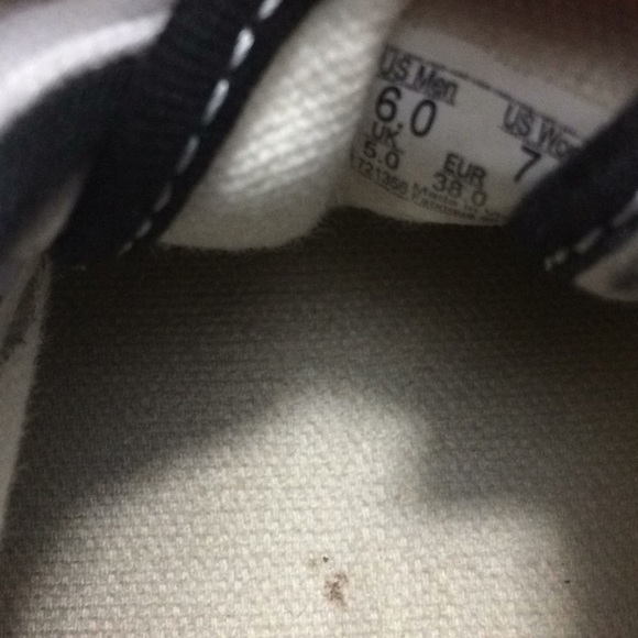 Checkerdboard vans - Picture 3 of 6